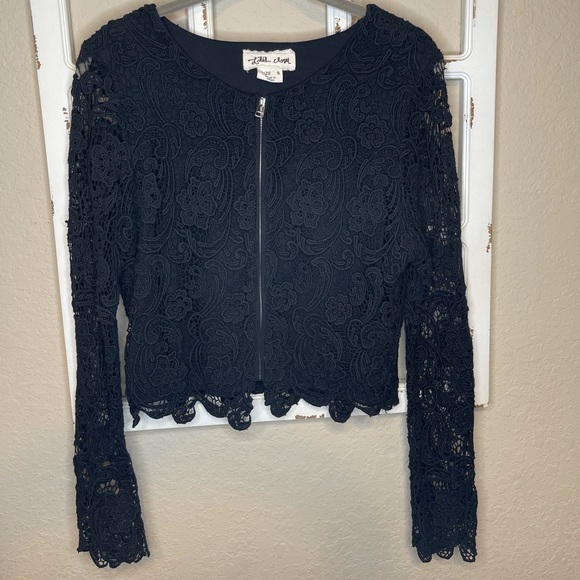 Lili’s Closet Black Lace Zippered Jacket - Picture 1 of 4